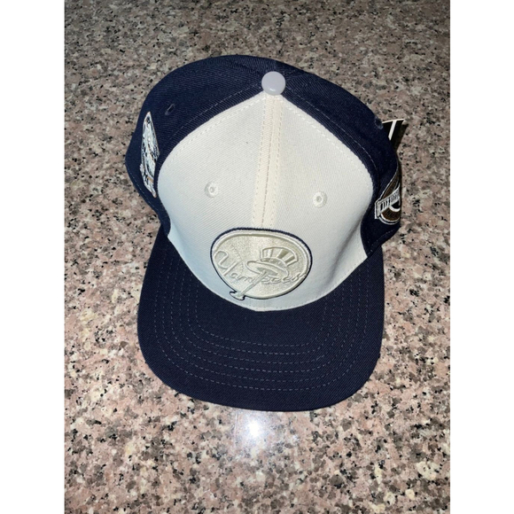 New York Yankees MLB‎ Tonal Logo SnapBack Ivory/Blue - Picture 2 of 11